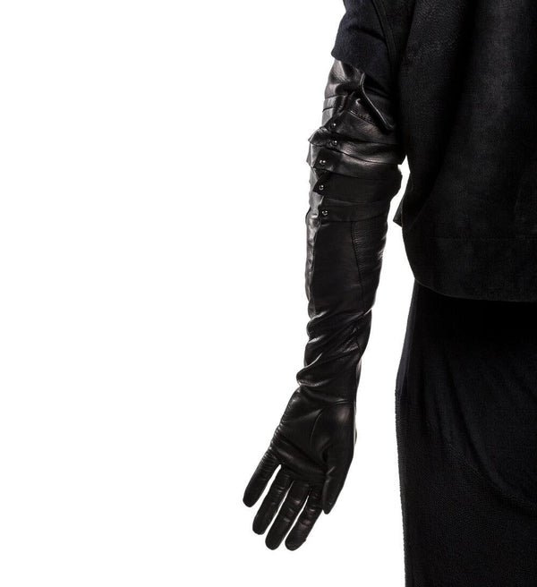 Lange schwarze Lederhandschuhe für Damen mit Nietendetails an den Bündchen – Montserrat-Niete