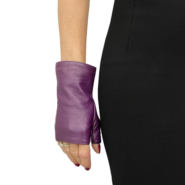 Fingerlose Damen-Lederhandschuhe mit Seidenfutter und Fergie-Ledermanschette